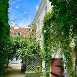 Luxury In The Heart Of Medieval Old Town *