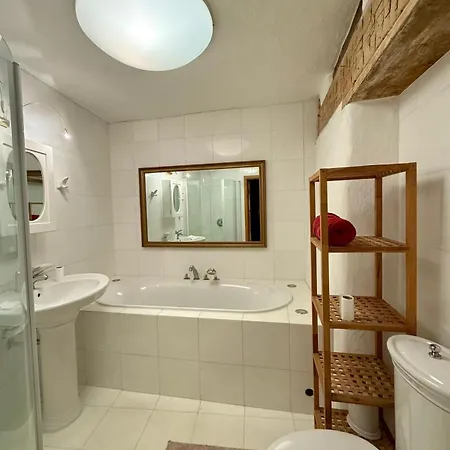 Luxury In The Heart Of Medieval Old Town Daire *