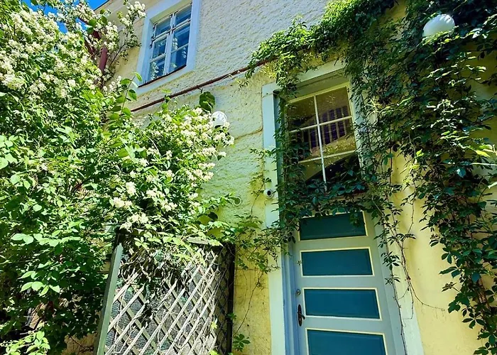 Luxury In The Heart Of Medieval Old Town Appartement